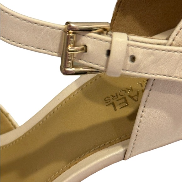 MICHAEL KORS ESPADRILLE WEDGE SANDAL VERY GENTLY USED ONLY ONE TIME SEE PICS - Picture 6 of 7